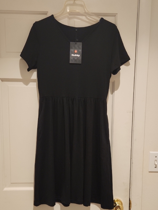 Huukeay Dresses & Skirts - NWT Huukeay Black Short Sleeve Fit-and-Flare Dress Women's M Casual Summer Wear